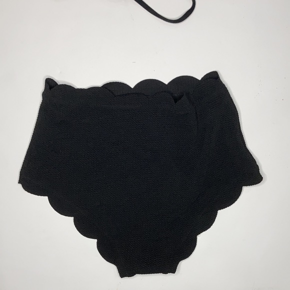 Amazon Essentials Two Piece Bathing Suit (Size S) - Picture 6 of 9